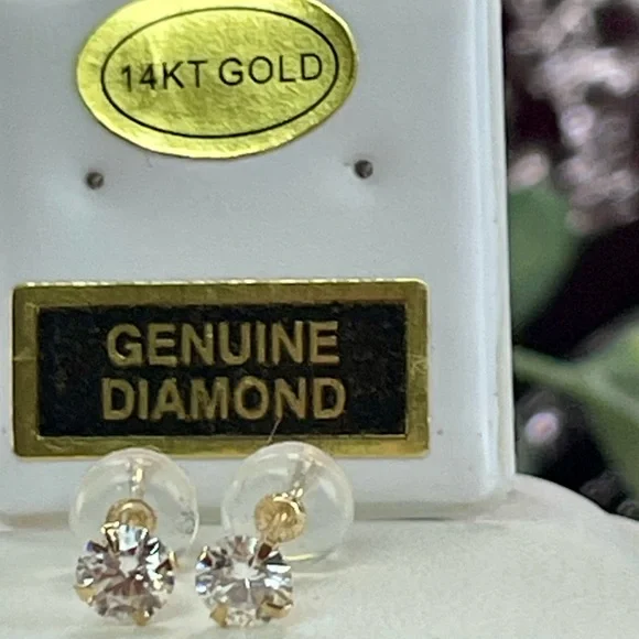1/2ct 14K Solid YELLOW Gold Diamond studs earrings. Yellow Gold - Picture 11 of 16